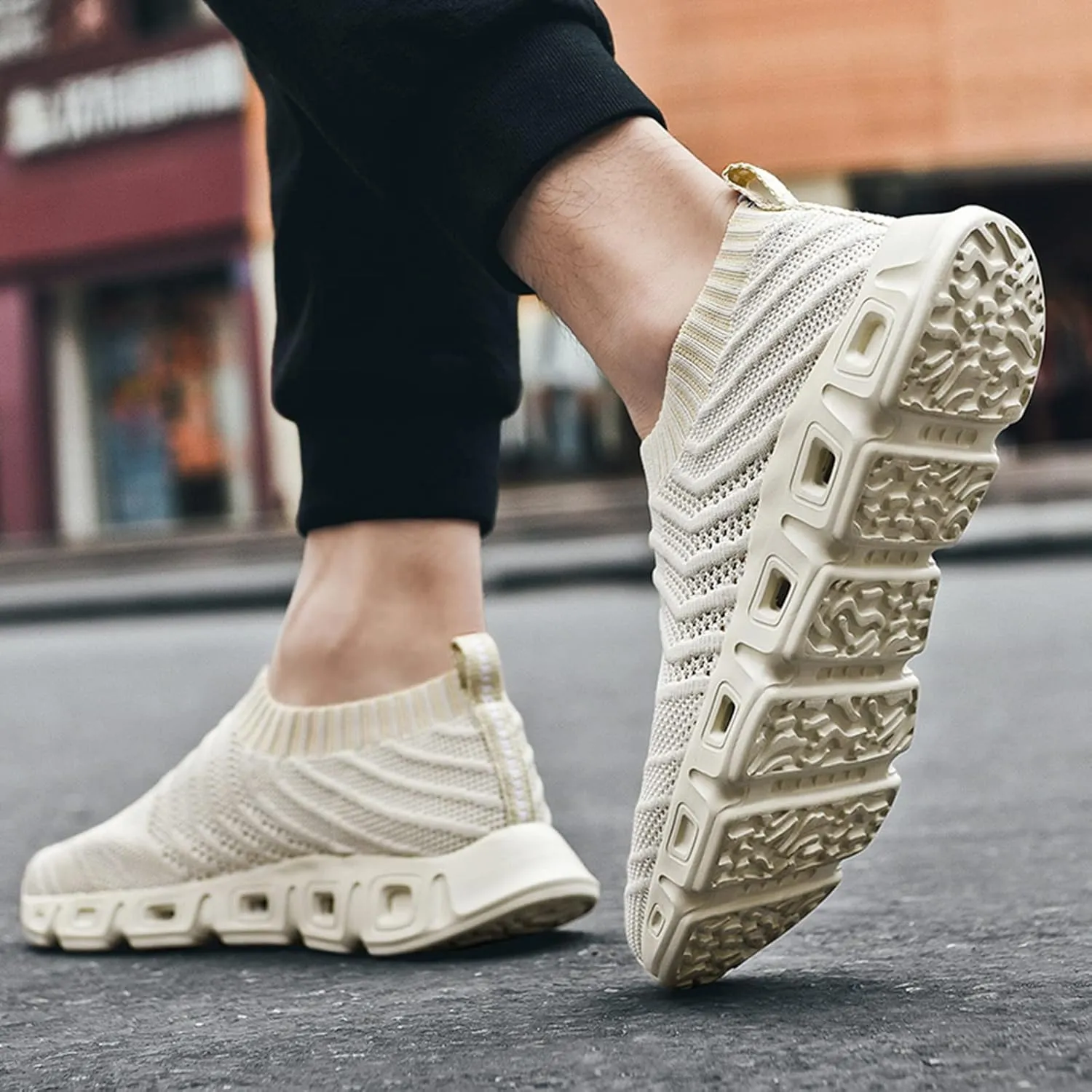 2025 New Men's Hollow Flying Woven Lightweight Breathable Comfortable Decompression Fashion Sneaker Booties for Men