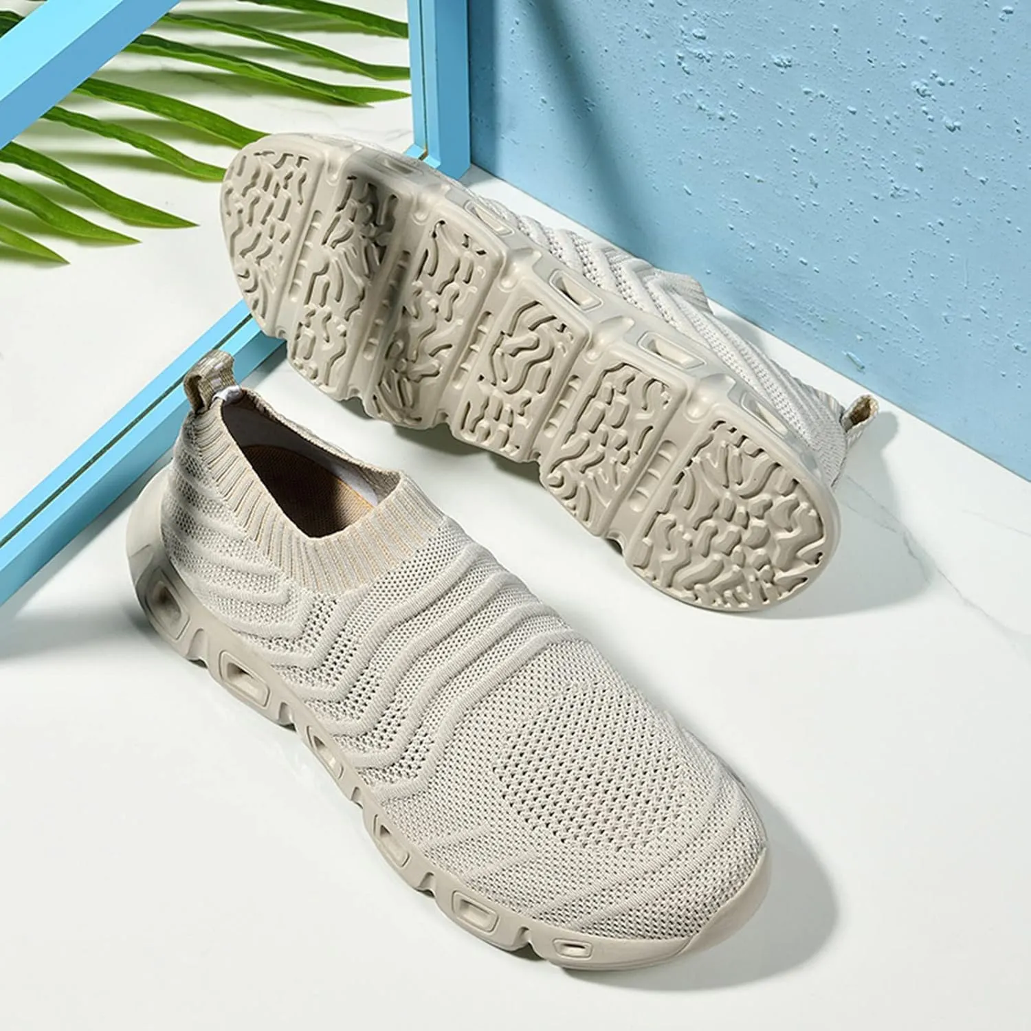 2025 New Men's Hollow Flying Woven Lightweight Breathable Comfortable Decompression Fashion Sneaker Booties for Men