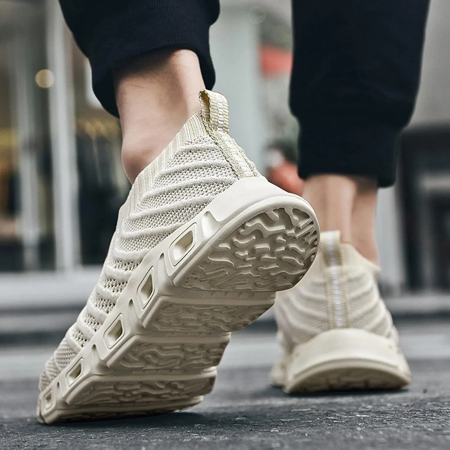 2025 New Men's Hollow Flying Woven Lightweight Breathable Comfortable Decompression Fashion Sneaker Booties for Men