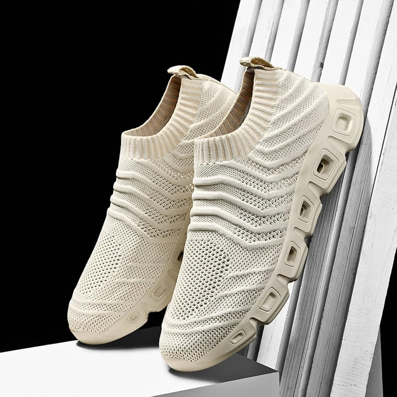 2025 New Men's Hollow Flying Woven Lightweight Breathable Comfortable Decompression Fashion Sneaker Booties for Men