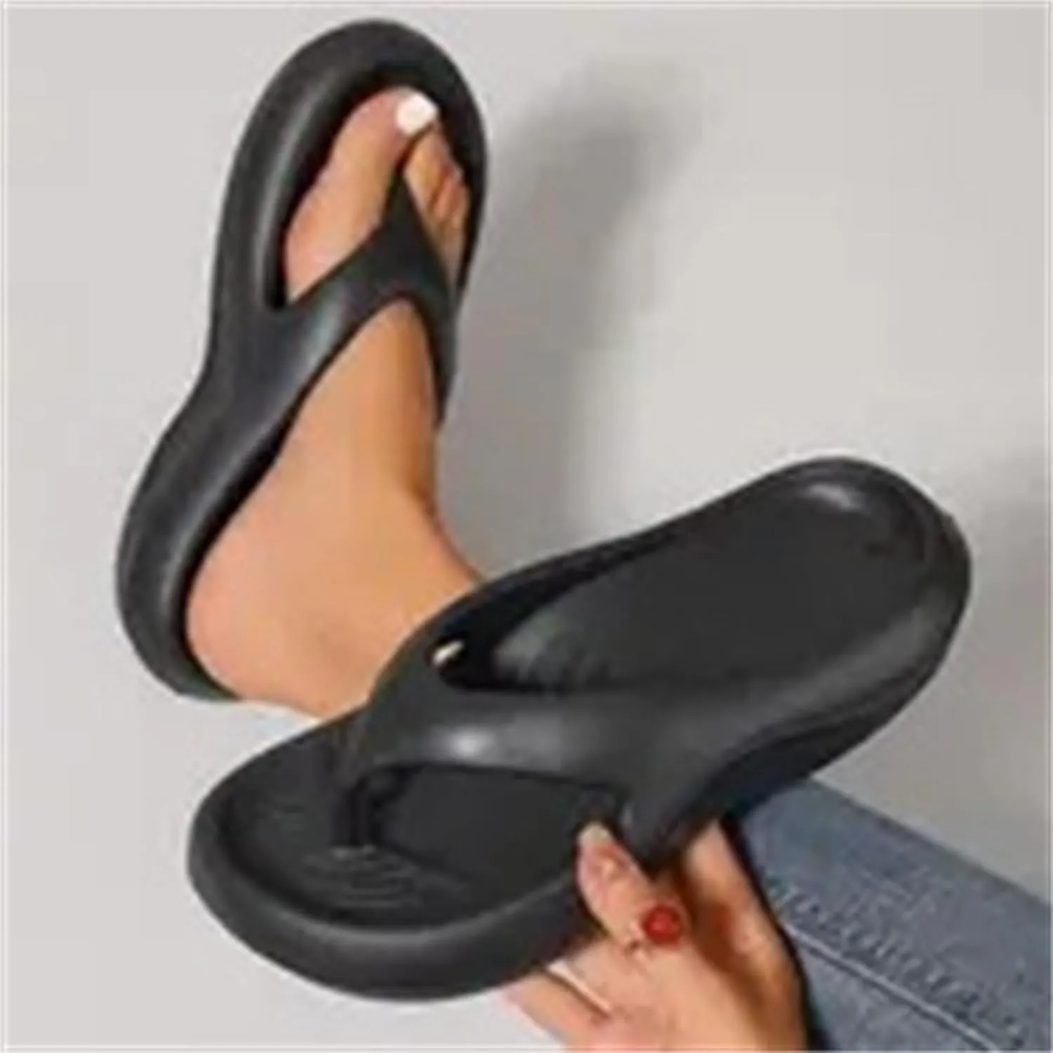 Arch Support Flip Flops for Women Plantar Fasciitis Orthopedic Sandals for Women Arch Support Walking Sandals Platform Recovery Flipflops Pillow Soft Summer Beach Shoes Non-slip Comfort Lightweight
