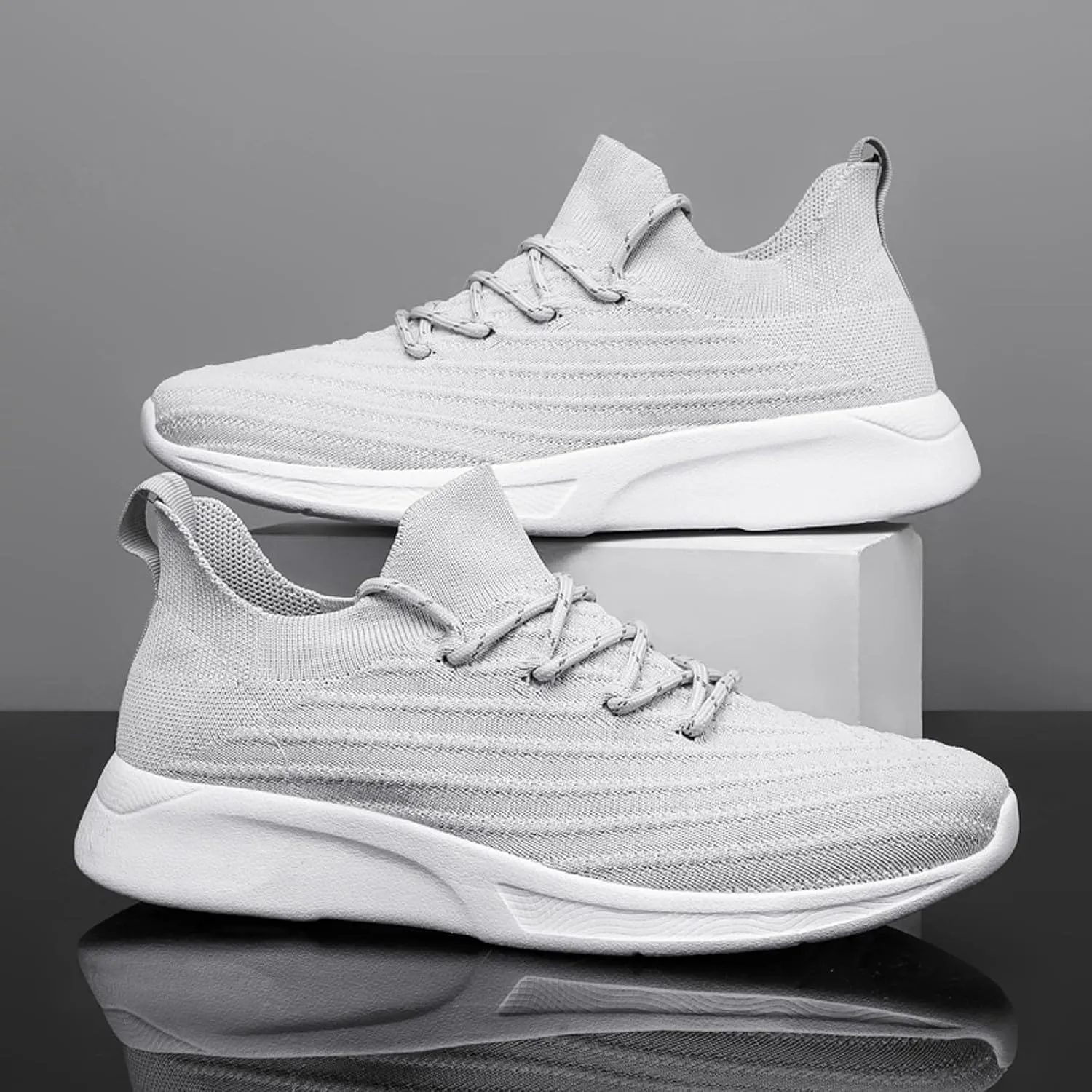 Men Sports Shoes Fashion New Pattern Simple Solid Color Couple Light and Sneaker Boots for Men Steel Sneaker Boots