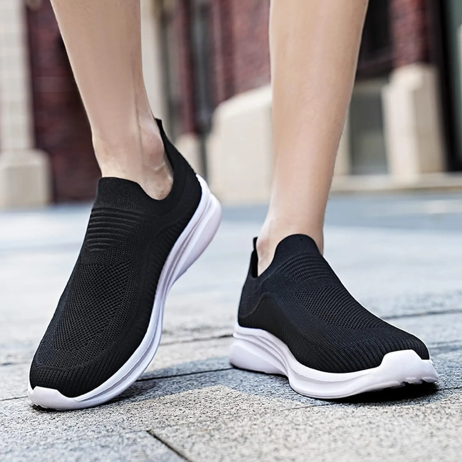 Men Sports Shoes Fashionable and Simple Solid Color New Pattern Summer Mesh Breathable Slip On Mens Sneaker Shoes