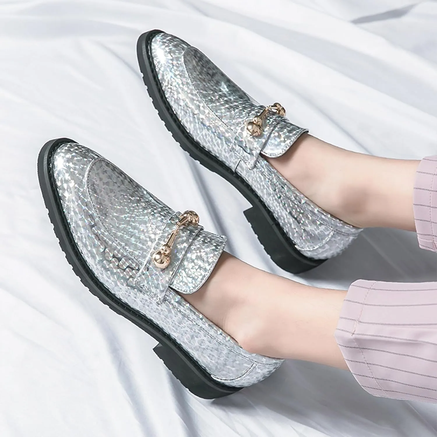 Men's Patent Leather Slip On Dress Loafers Fashion Pointed Toe Causal Business Formal Oxfords Sparkle Wedding Party Prom Shoes