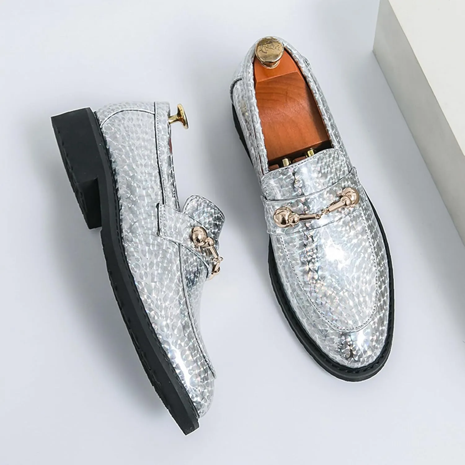 Men's Patent Leather Slip On Dress Loafers Fashion Pointed Toe Causal Business Formal Oxfords Sparkle Wedding Party Prom Shoes