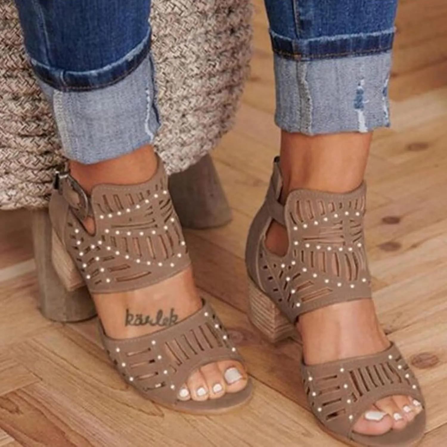 oiangi Womens Peep Toe Chunky Sandals Rhinestones Hollow Fish Mouth Strap Buckle Back Zipper Thick High Heels Stacked Heel Sandalias Casual Trendy Shoes