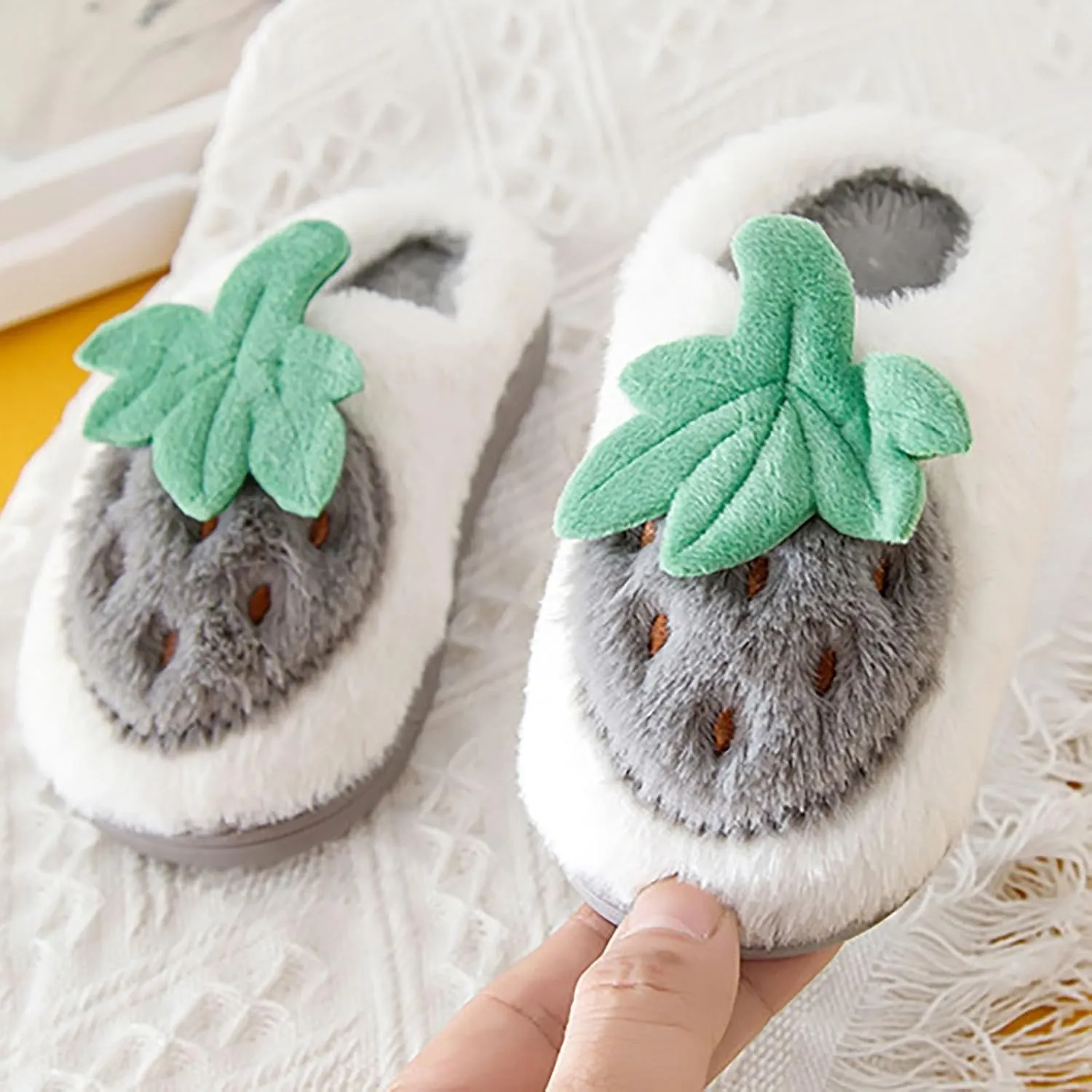 Sweet Strawberry Slippers for Toddler Kids Winter Cute 𝐂ozy House Shoes Girl Boy Warm Fleece House Slippers