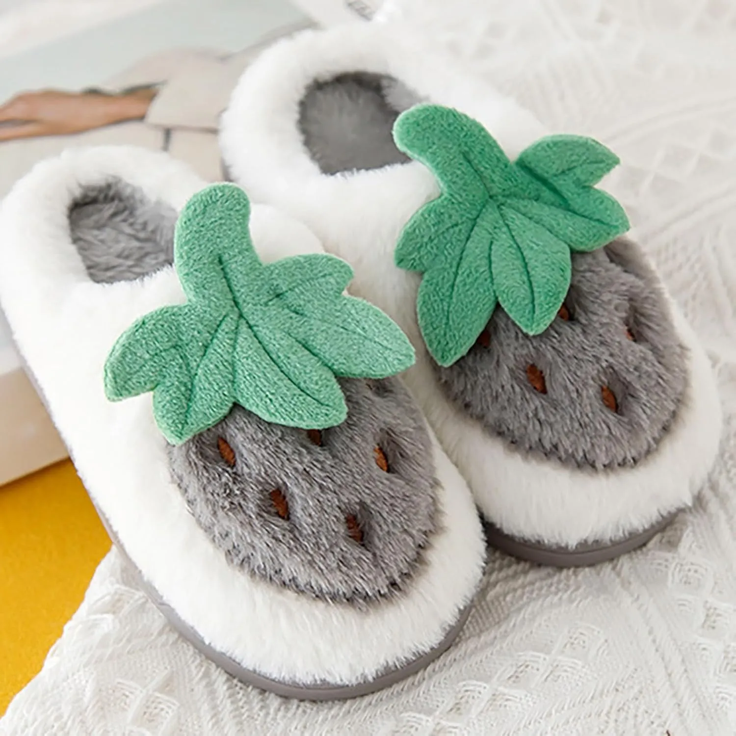 Sweet Strawberry Slippers for Toddler Kids Winter Cute 𝐂ozy House Shoes Girl Boy Warm Fleece House Slippers