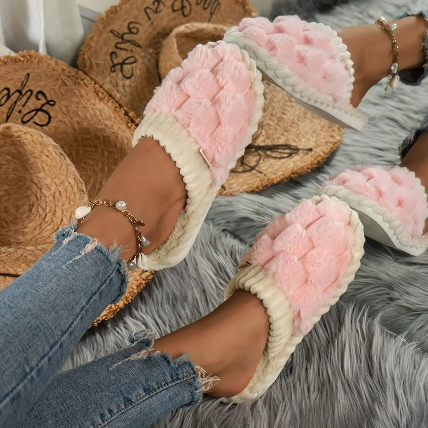Winter Slippers Woman Memory Foam Fluffy Soft Warm Slip on Slippers Anti-Skid Cozy Plush Slippers for Indoor Outdoor