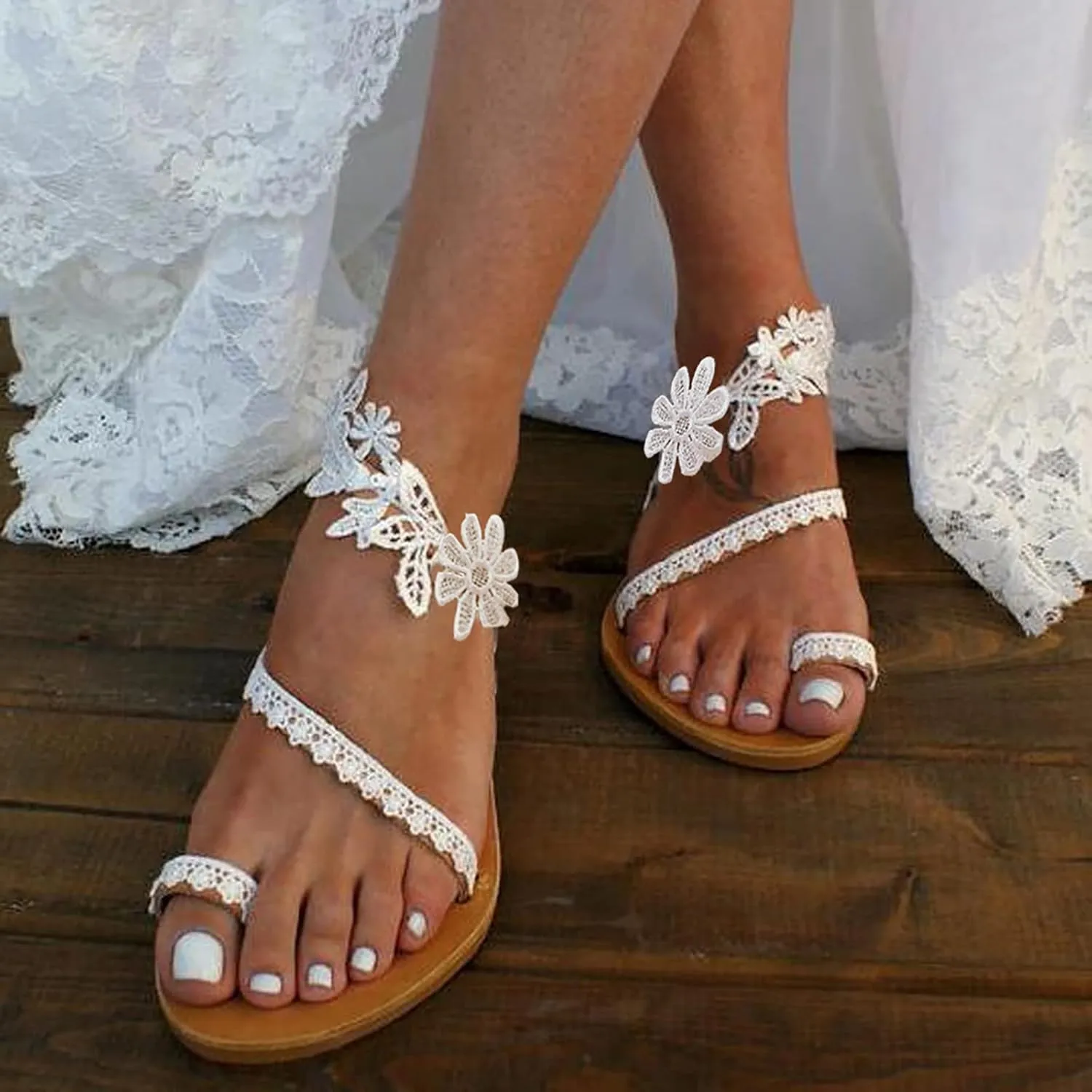 Women's Floral Lace Flat Sandals Clip Toe Strappy Flip Flops Summer Boho Casual Elegant Beach Wedding Dressy Sandals