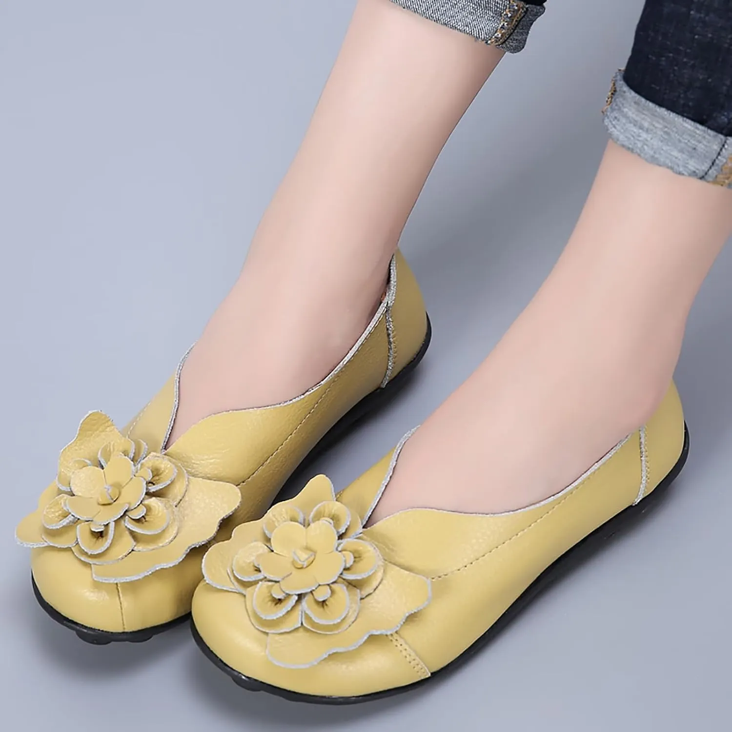 Womens Genuine Leather Loafers Wide Width Slip on Casual Round Toe Moccasins Driving Flats Lightweight Mom Nurse Walking Shoes