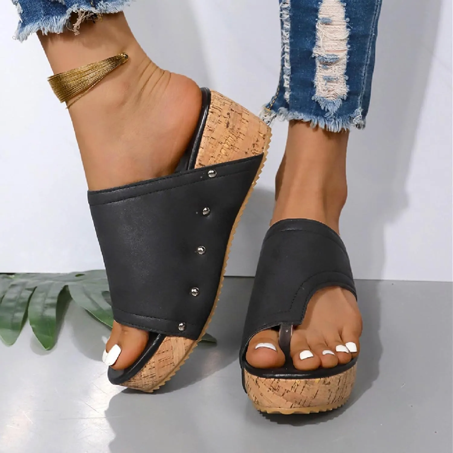 Women's Leather Flip-Flops Chunky Wedge Solid Color Summer Thong Sandals Non-Slip Athletic Beach Flip Flops Shoes